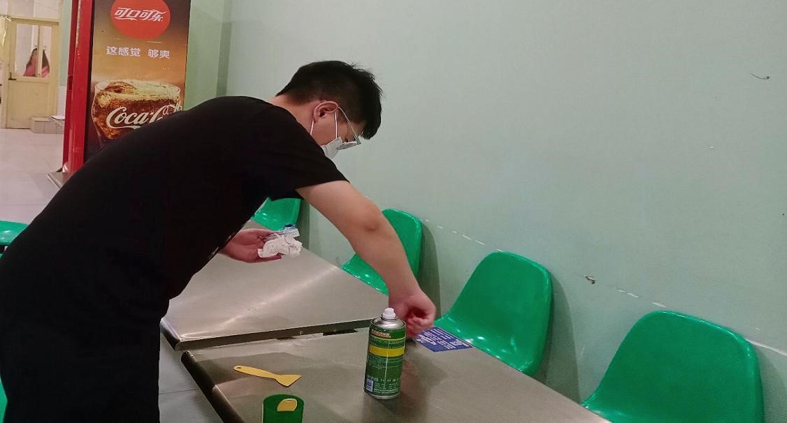 关于今年会jinnian官网青年志愿者协会开展保持餐桌整洁,共创整洁环境活动主题